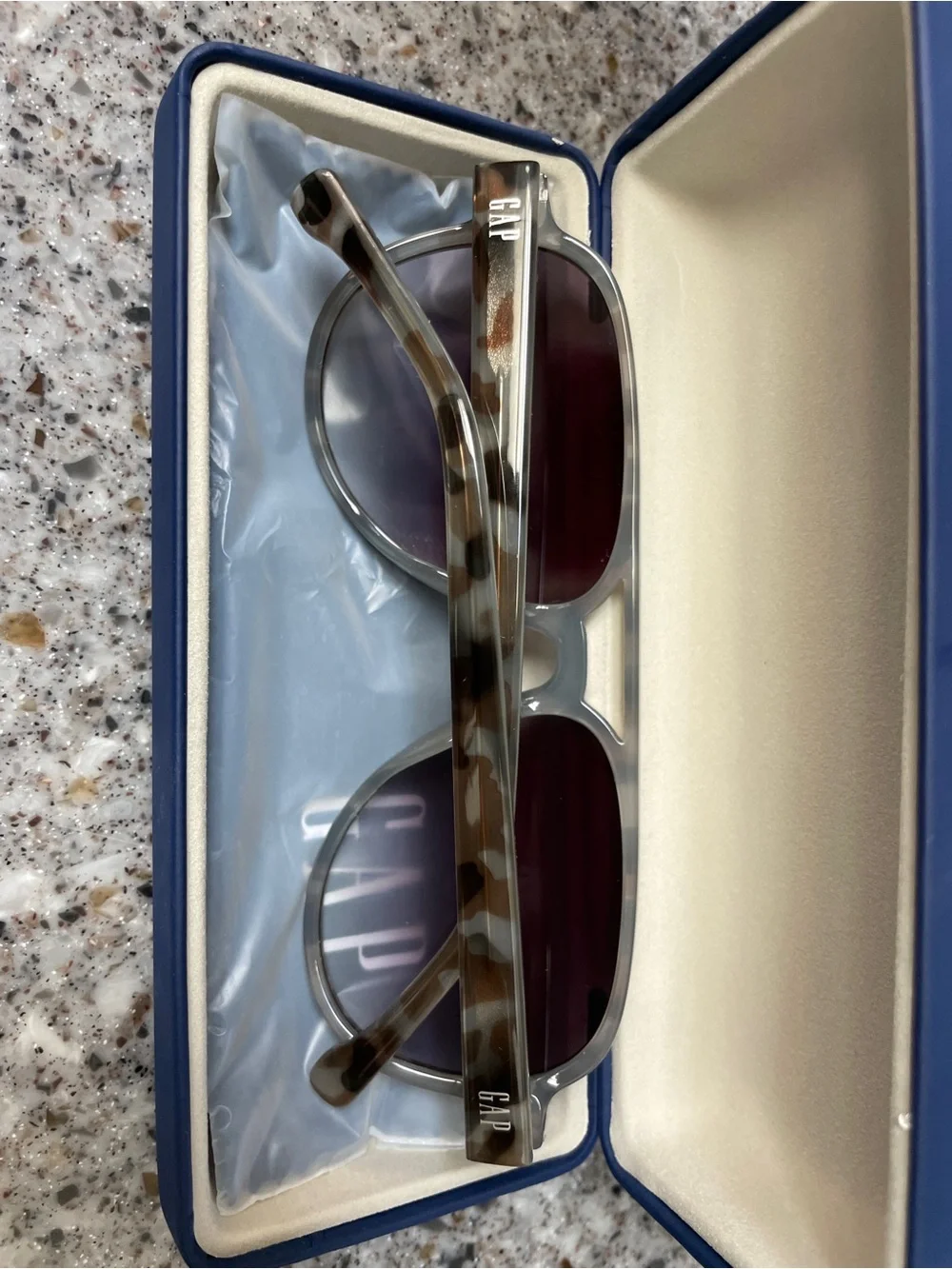 GAP Kids Aviator Sunglasses in Gray with Gradient Lenses